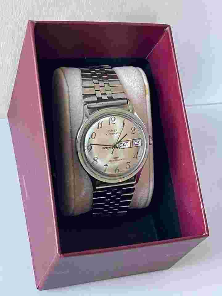 Timex
Automatic Calendar Day Date Stainless Steel Original Box Vintage