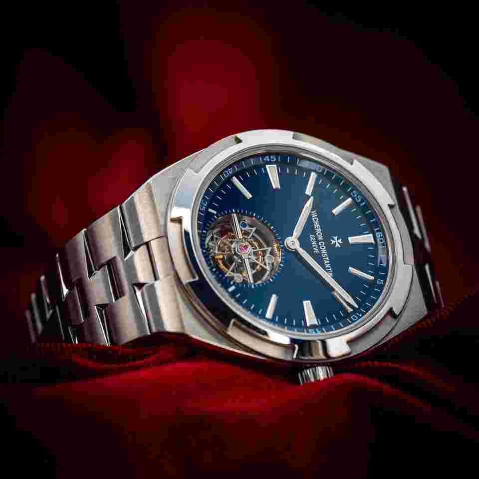 Vacheron Constantin Overseas
Tourbillon 42.5mm Blue Dial Complete Set