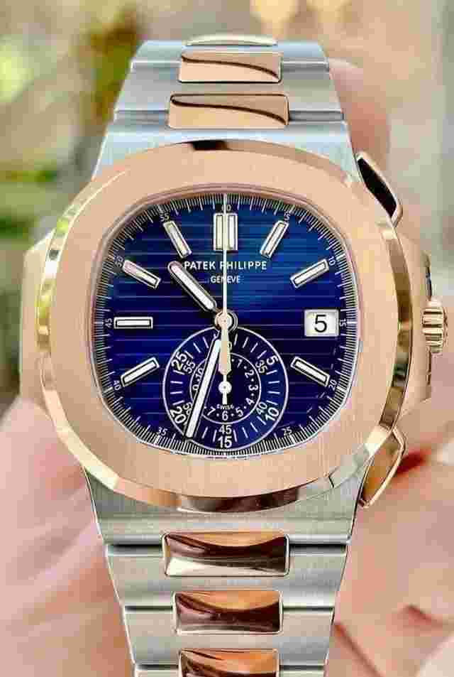 Patek Philippe Nautilus
                           
                                 NOS Full set discontinued