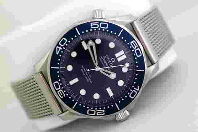 Omega Seamaster Diver 300 M
                           
                                 60th Anniversary James Bond Automatic Watch