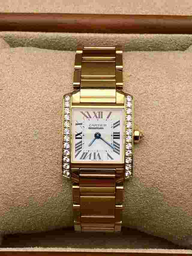 Cartier Tank Française
                           
                                 WE1001R8