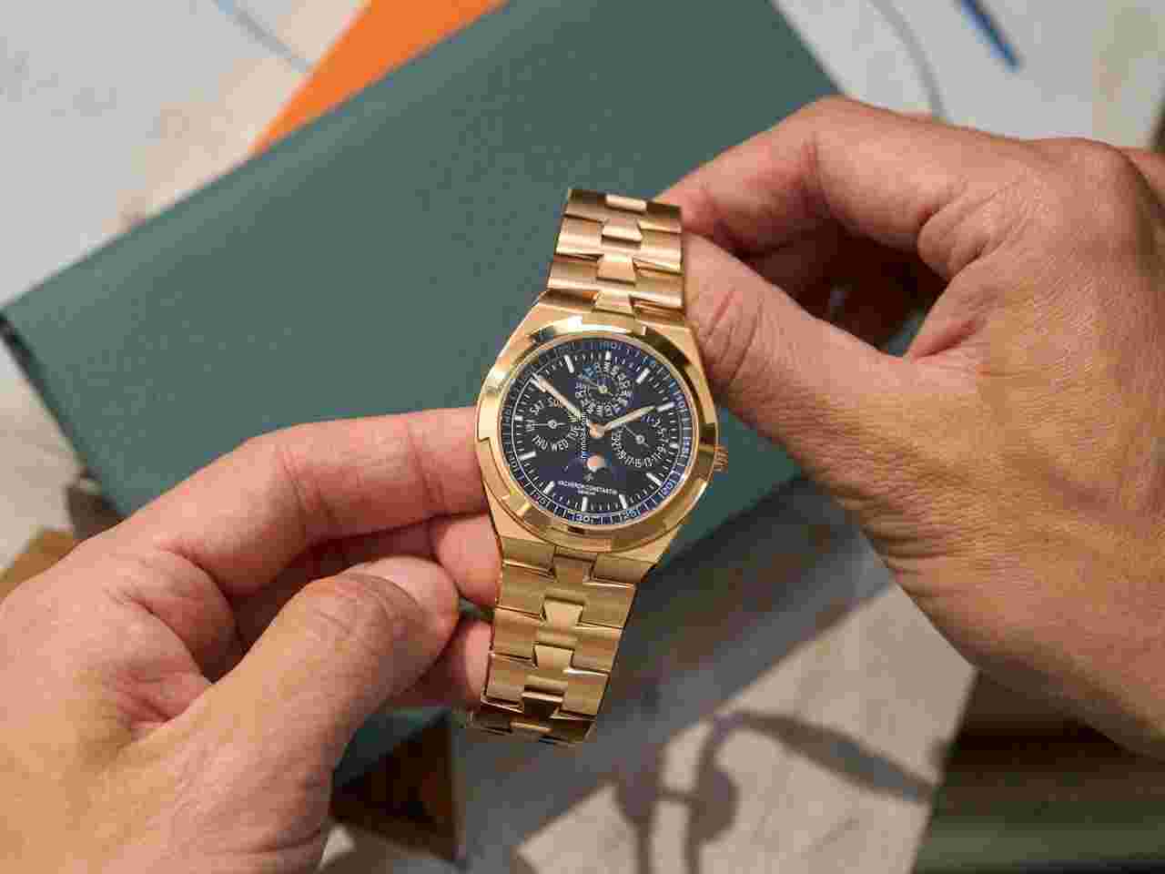 Vacheron Constantin Overseas
Perpetual Calendar Ultra-thin