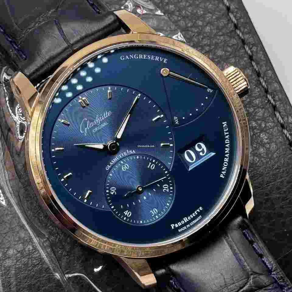 Glashütte Original PanoReserve
NEW 2024 Panoreserve 40mm Blue 1-65-01-04-15-61