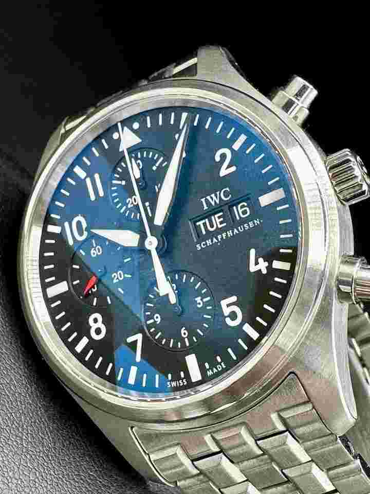 IWC Pilot Spitfire Chronograph
                           
                                 Swiss Auto IW371704 42mm Stainless Steel 3717-04