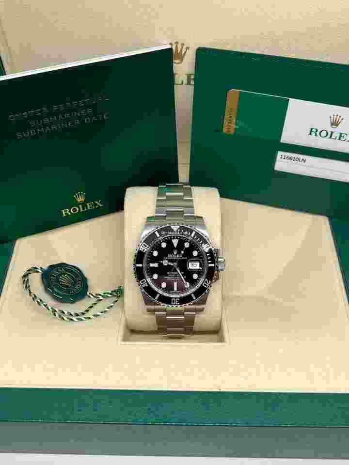 Rolex Submariner Date
116610LN Black Ceramic 40mm Full Set