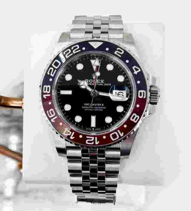 Rolex GMT-Master II
                           
                                 40mm Stainless Steel "Pepsi" Jubilee Bracelet 126710BLRO