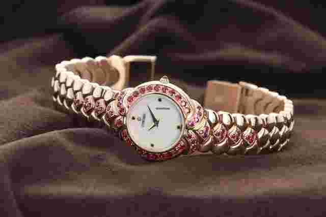 Concord
                           
                                 18kt Yellow Gold High Jewelry Royale Ruby Special Edition Mother of Pearl 54-25-249 SR