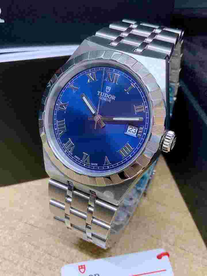 Tudor Royal
Date 28500 38mm Unworn Box & Papers 2024