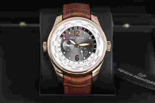 Girard Perregaux WW.TC
                           
                                 World Time Financial 'Hours of the World' Anthracite Edition Rose Gold 49850-52-254-BACA