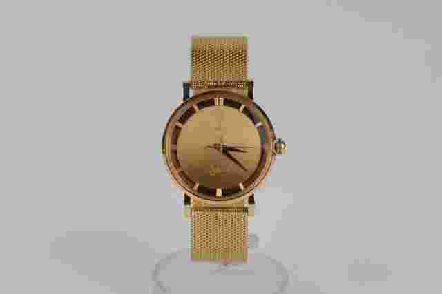 Universal Genève
                           
                                 KING FAYSAL | ROSE GOLD 18K