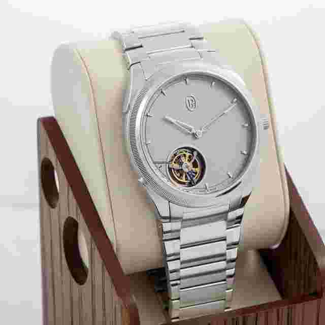 Parmigiani Fleurier Tonda
                           
                                 PF Flying Tourbillon PFH921-2020001-200182