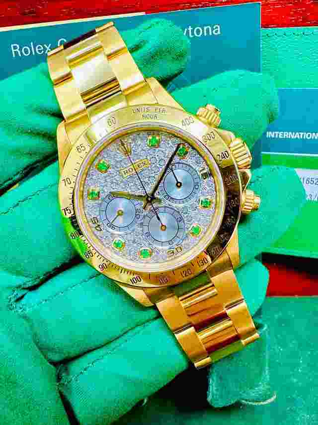 Rolex Daytona
                           
                                 Zenith Factory Pave Emerald Diamond Dial 16528 Very Rare