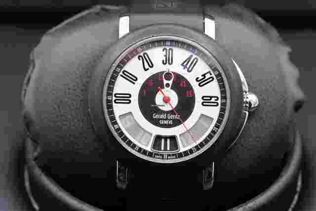 Gérald Genta
                           
                                 Retro Sport "Jump Hour" RSP.X.10
