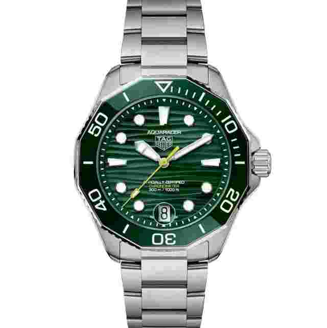 TAG Heuer Aquaracer 300M
                           
                                 Date green dial 42mm WBP5116.BA0013