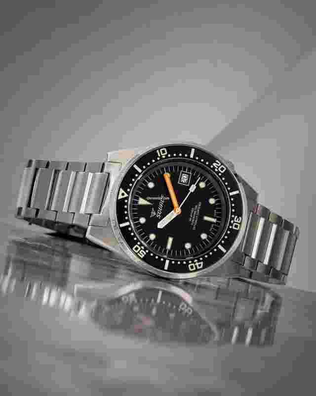 Squale
                           
                                 IN STOCK - 1521 Black Classic COSC - Steel Bracelet + Leather Strap - Official Dealer