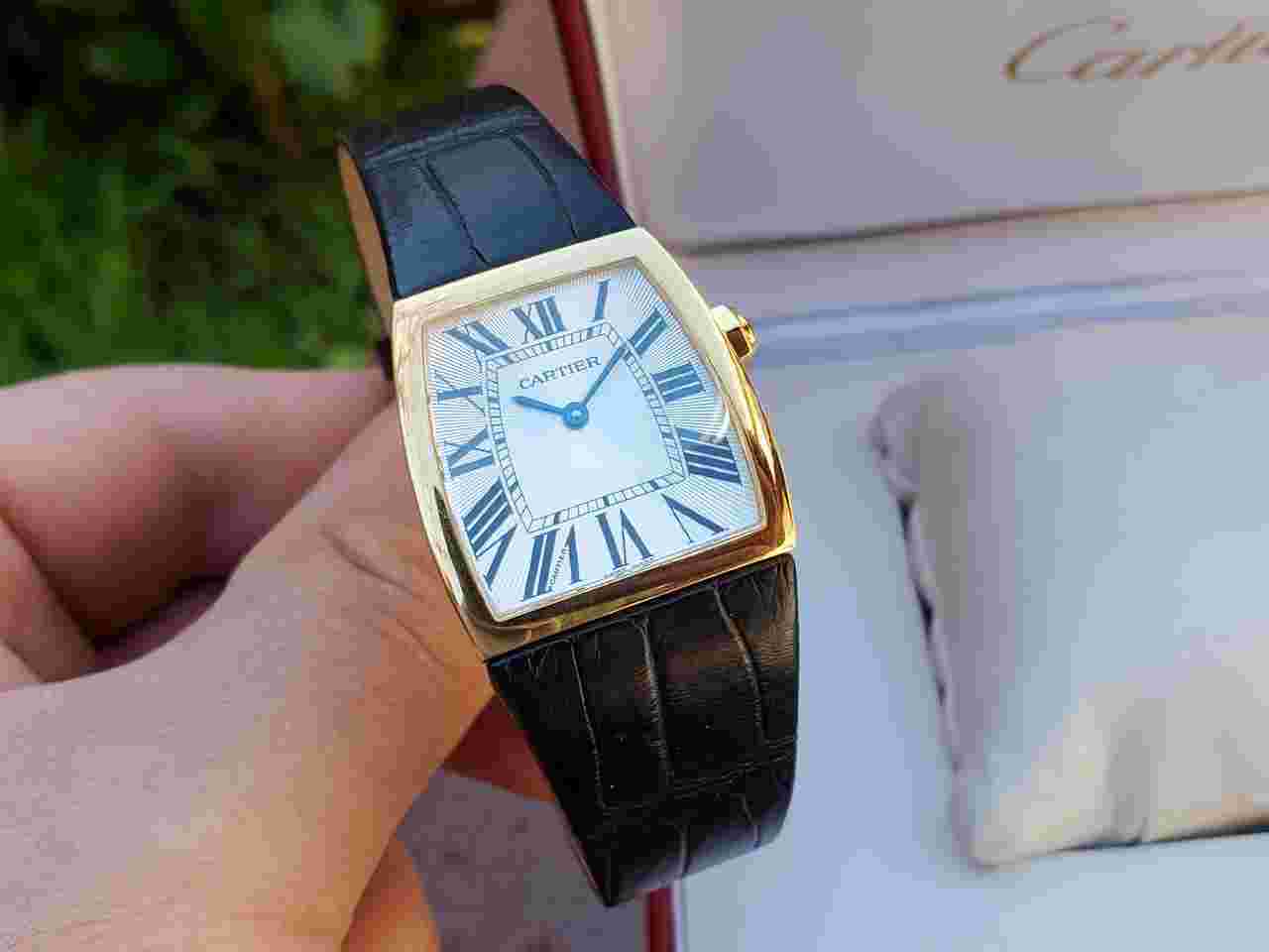 Cartier La Dona de Cartier
18kt Gold La Dona Exquisite Collection 2836 Near NOS Full Set