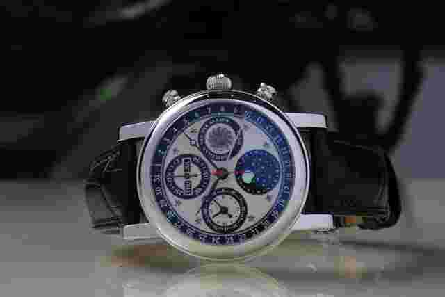 Christiaan v.d. Klaauw
                           
                                 stAriande Limited Edition of 50 pieces