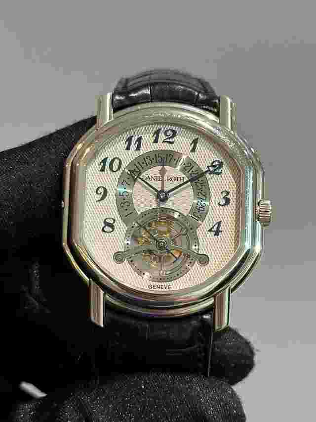 Daniel Roth
                           
                                 MASTERS TOURBILLON RETROGRADE DATE