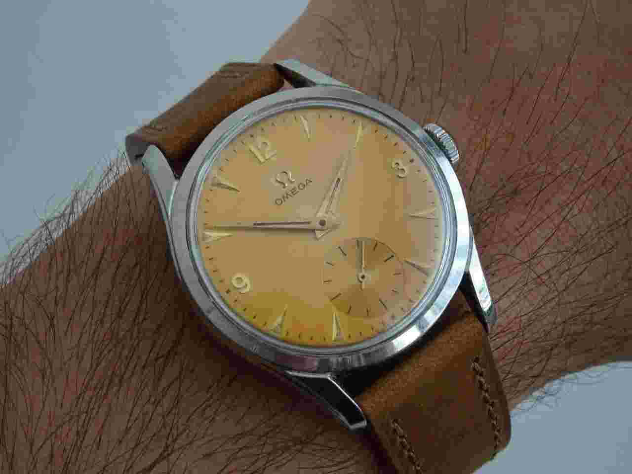 Omega Classic
                           
                                 1950s Vintage Oversize Mens Dress Wristwatch cal 266 ref. 2639 Jumbo Tropical Patina 36mm