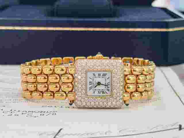 Chopard Happy Sport
                           
                                 28mm Ladies Classic Square 18k Yellow Gold Factory Diamonds B/P MINT
