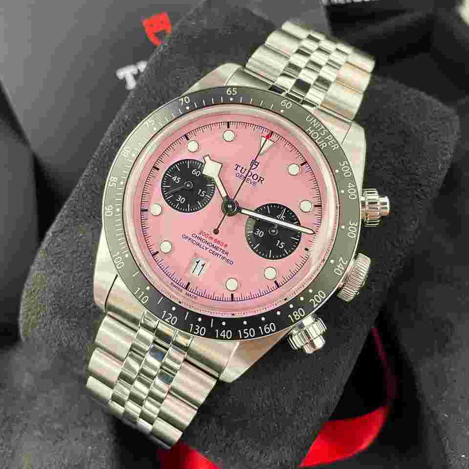 Tudor Black Bay Chrono NEW Special Edition Black Bay Chrono 41mm Pink 79360N-0019 Stainless Steel Jubilee Band