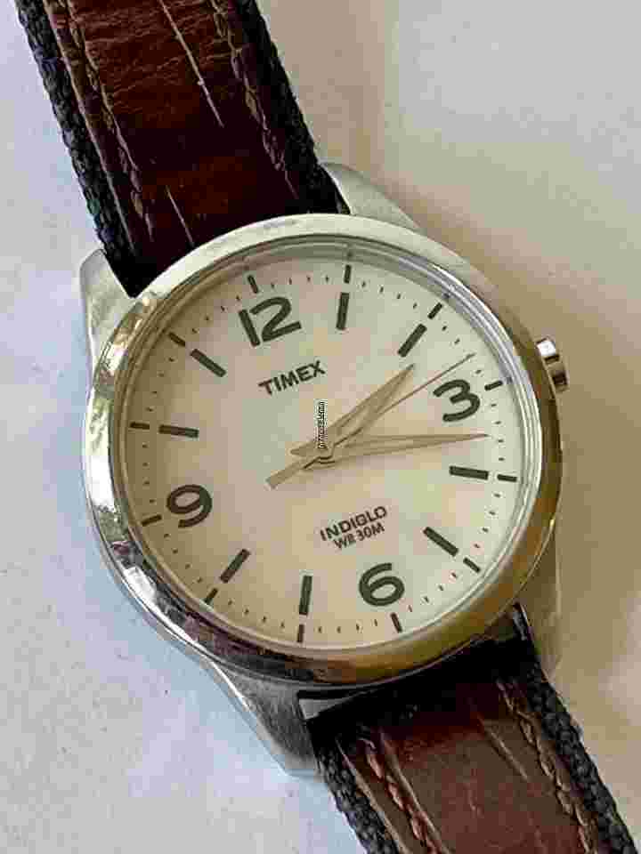 Timex
Indiglo WR 30M Stainless Steel Classic Dress Vintage The Dial Lights Up