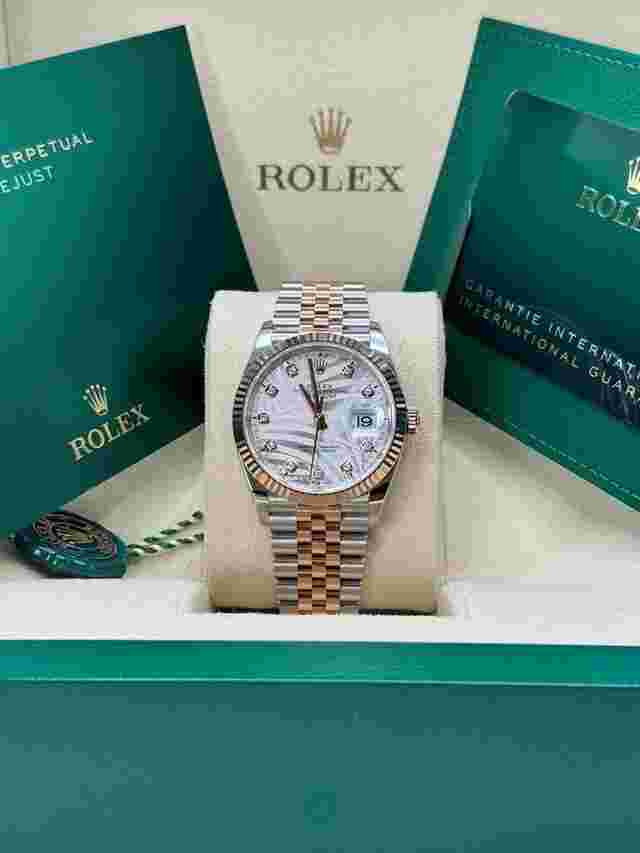 Rolex Datejust 36
                           
                                 NEW 2023 Silver Palm Motif Diamond Dial Fluted Two Tone Rose Gold Jubilee