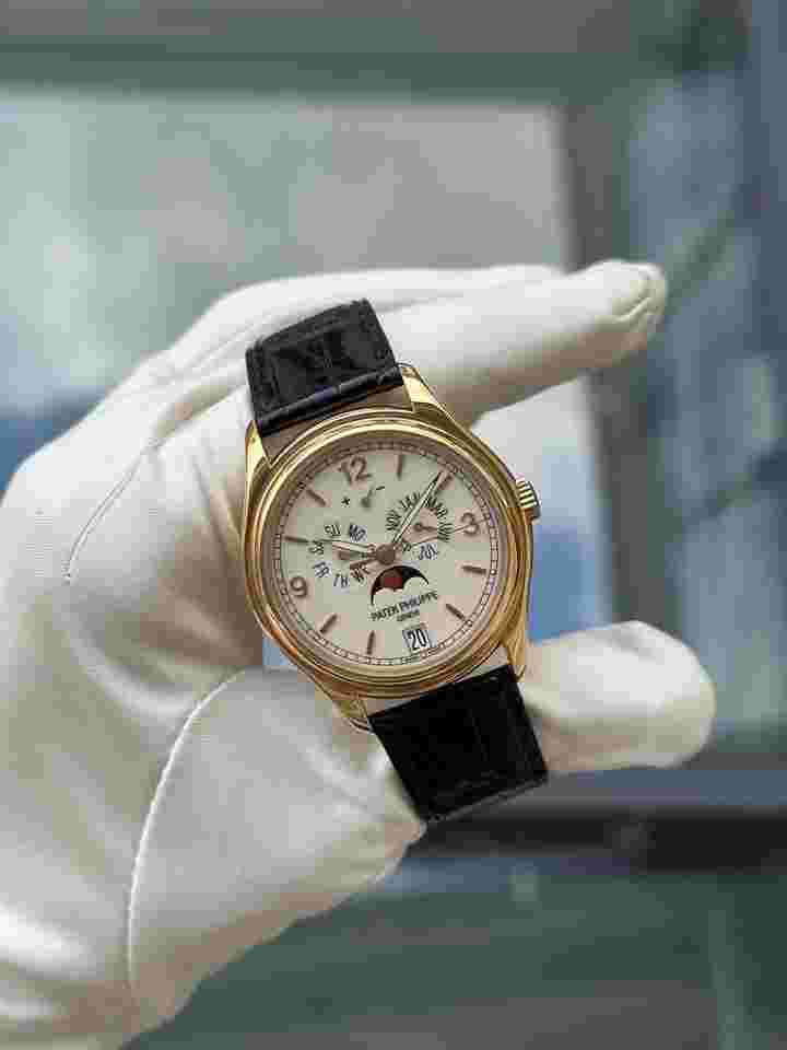 Patek Philippe Annual Calendar
box and extract from the archives 2008