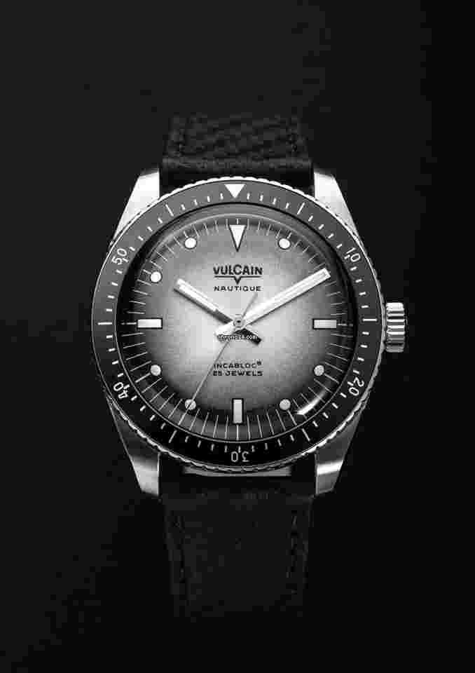 Vulcain
IN STOCK - Vulcain X Chronofactum Special Edition Skindiver Streamliner - Leather "Carbon"