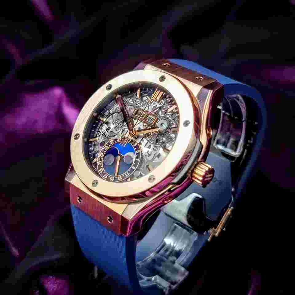 Hublot Classic Fusion Aerofusion
                           
                                 Moonphase