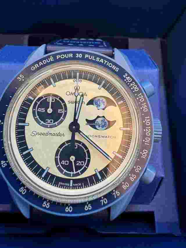Swatch Moonswatch
                           
                                 Omega X Swatch BIOCERAMIC MOONSWATCH MISSION TO THE SUPER BLUE MOONPHASE SO33N700 - RARE