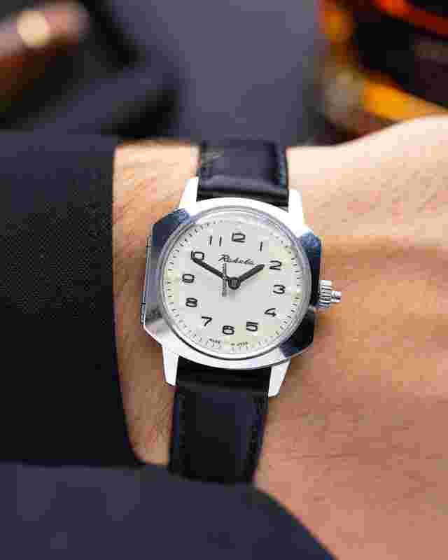 Raketa
                           
                                 Braille dial (for visually impaired) Soviet Mechanical Watch
