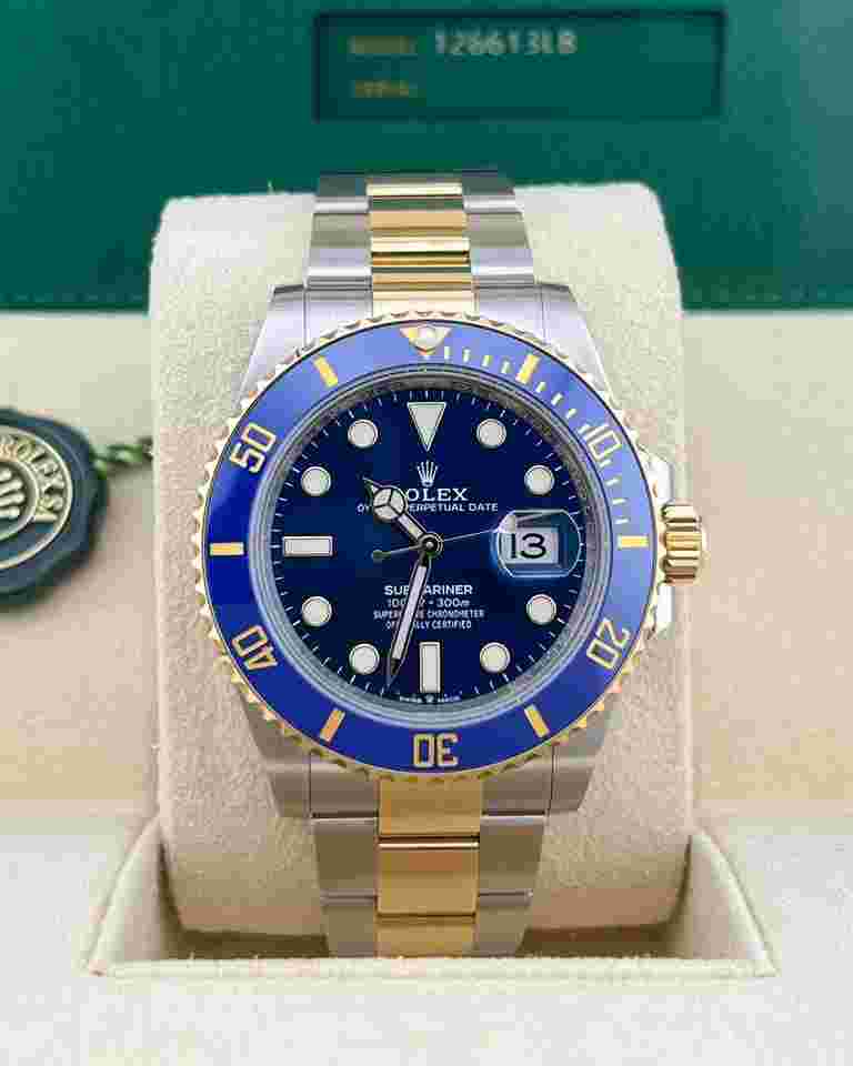Rolex Submariner Date
In Stock 2024 Submariner Date Bluesy 126613LB 18k Two Tone YG Oyster Bracelet
