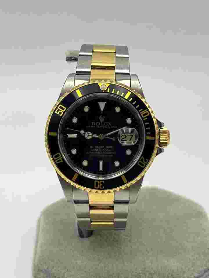 Rolex Submariner Date
Two Tone Black 16613 ‘Swiss Only’ A Serial – 2000 – Box and Papers