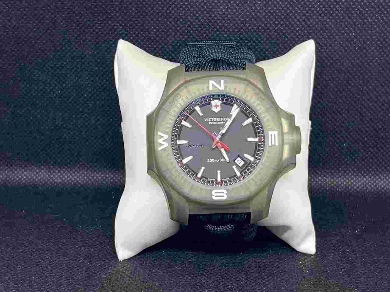 Victorinox Swiss Army I.N.O.X.
                           
                                 Paracord