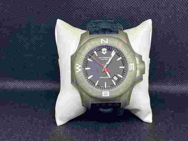 Victorinox Swiss Army I.N.O.X.
                           
                                 Paracord
