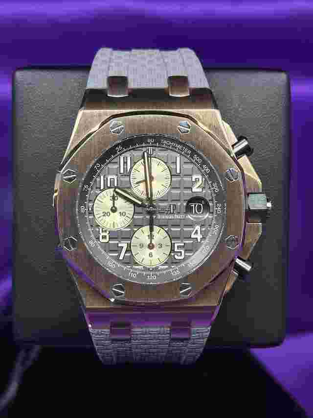 Audemars Piguet Royal Oak Offshore Chronograph
                           
                                 Grey Half Brick
