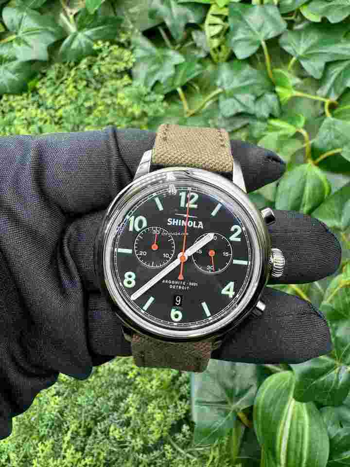 Shinola
                           
                                 Traveler 42mm S0120245782