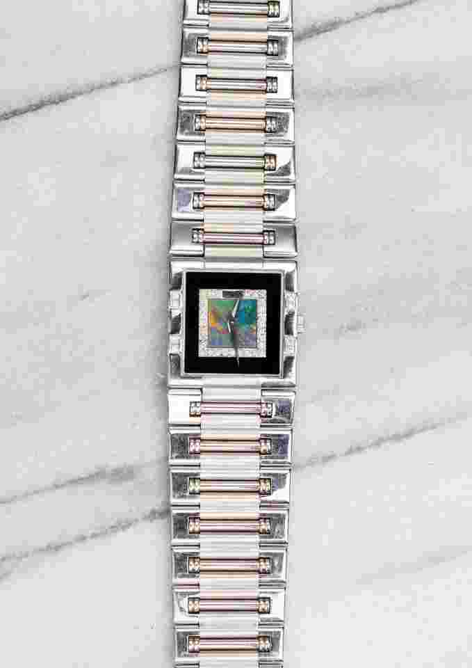 Piaget Dancer
Reference 90327 Dancer Vintage 1980s Onyx & Opal Dial 18k White Gold 25mm Case.