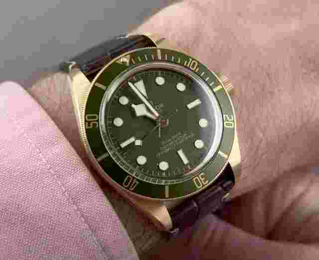 Tudor Black Bay
                           
                                 58 18k 39mm M79018V-0001 G