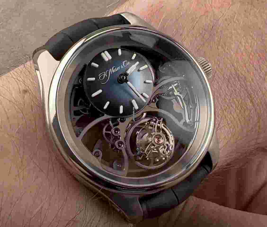 H.Moser & Cie.
                           
                                 Pioneer Cylindrical Tourbillon 42.8 mm 38111200 T