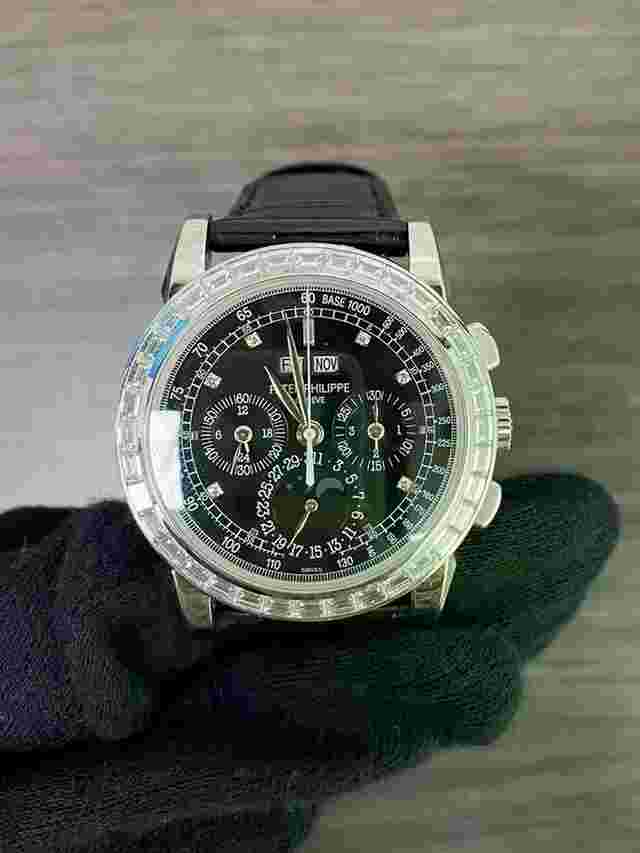 Patek Philippe Perpetual Calendar Chronograph
                           
                                 5971P Baguette Perpetual Calendar Chronograph