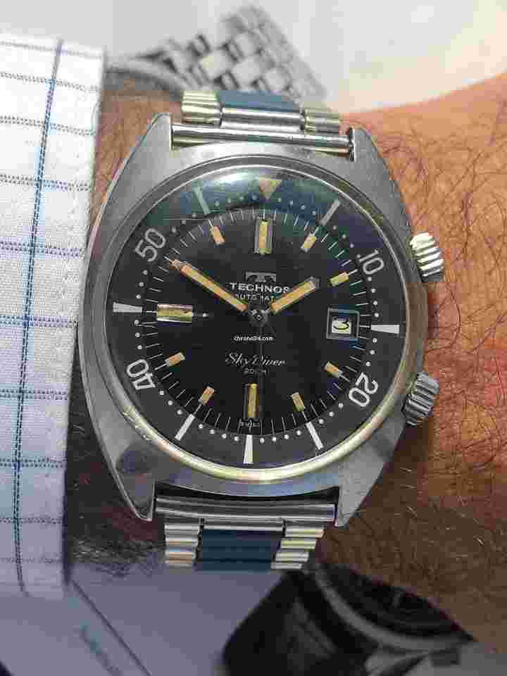 Technos
Automatic Sky Diver 200 M Compressor Rare Nice Condition Top
