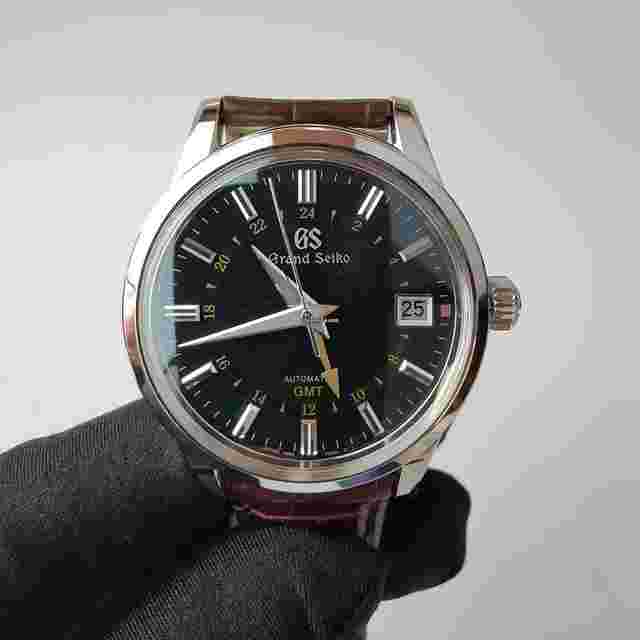 Grand Seiko Elegance Collection
                           
                                 Mechanical automatic metal men watch SBGM241