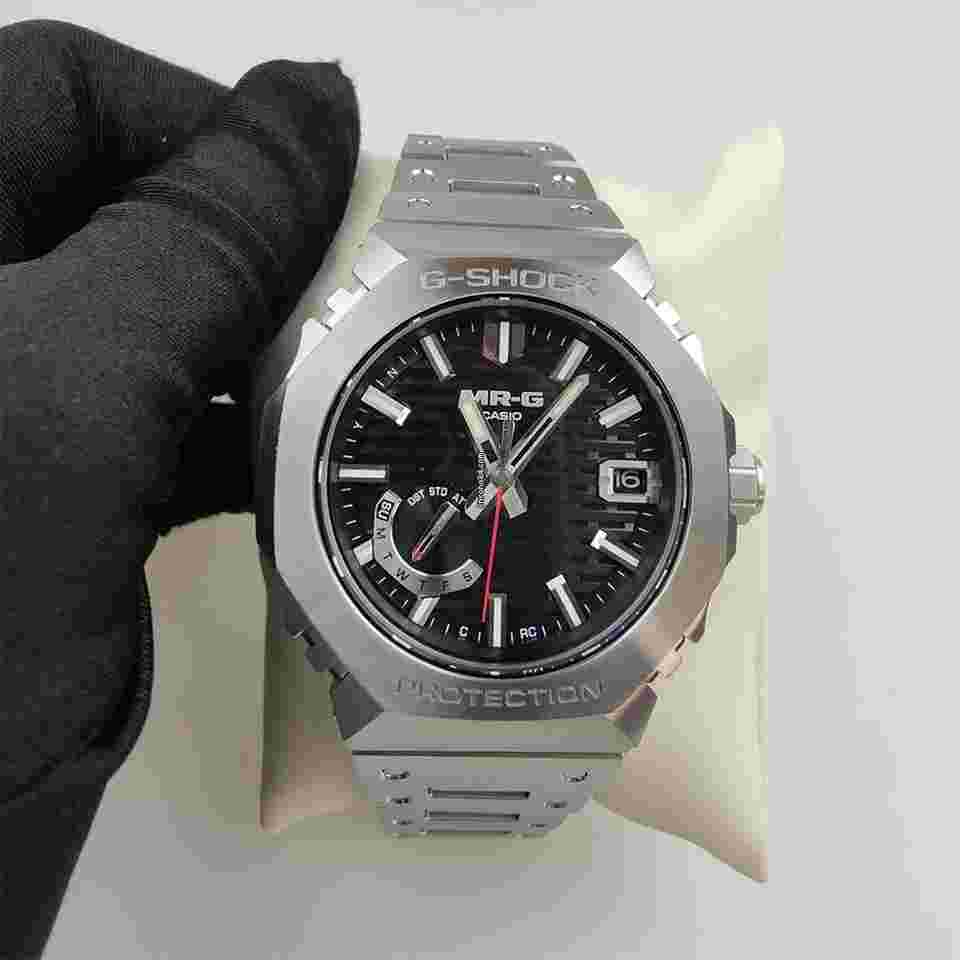 Casio G-Shock
                           
                                 Titanium solar radio bluetooth sports watch MRG-B2100D-1AJR