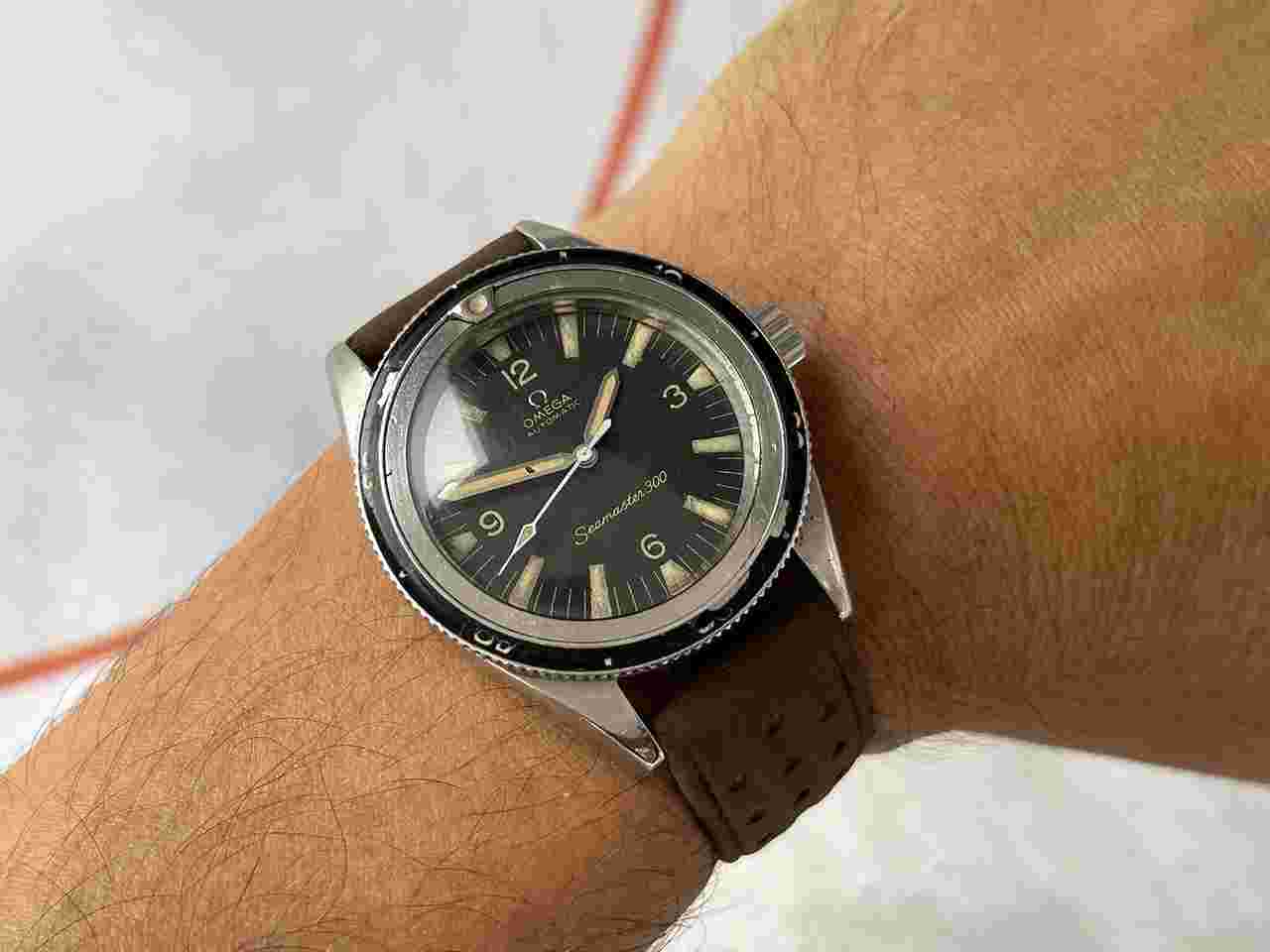Omega Seamaster 300
                           
                                 DIVER Vintage Swiss automatic watch Cal. 552 Ref. 165.014-64 SC