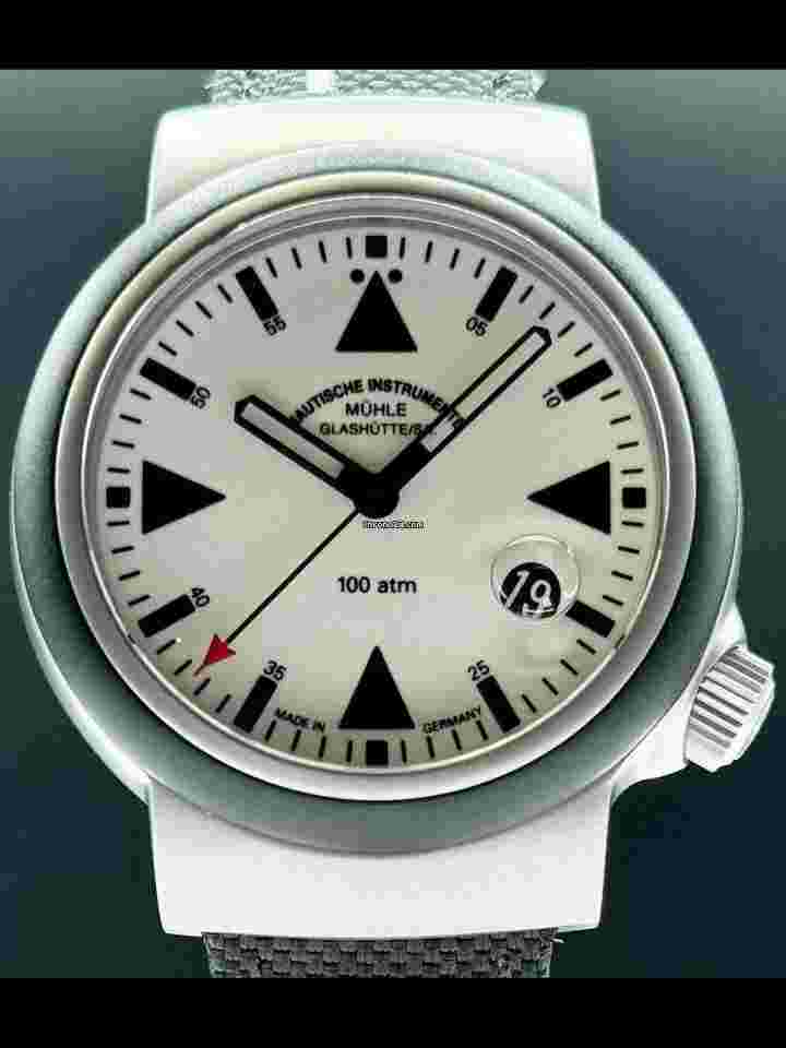 Mühle Glashütte S.A.R. Rescue-Timer
                           
                                 M1-41-08-KB S.A.R Rescue-Timer Lumen Textile Strap