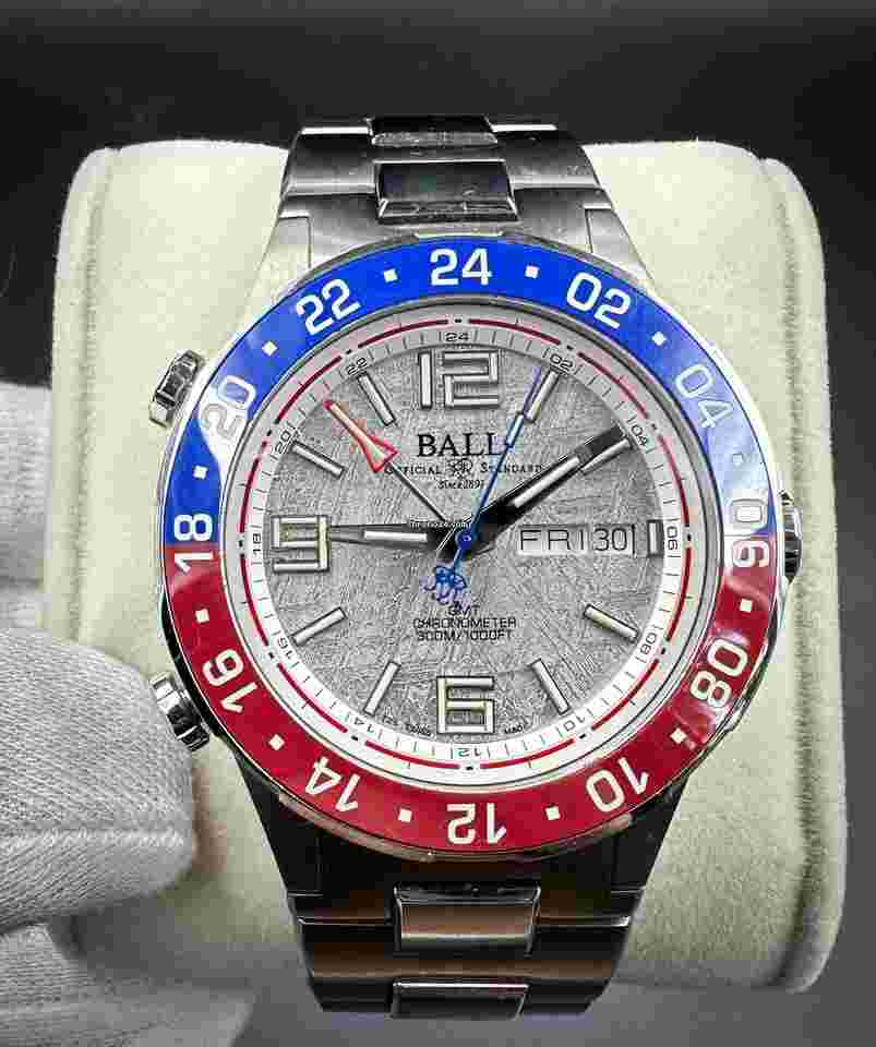 Ball Roadmaster
                           
                                 Marine GMT Meteorite Dial Box & Docs