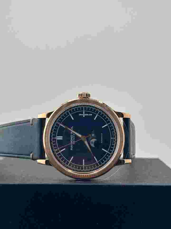 Raymond Weil
                           
                                 Millesime Moon Phase 39.5