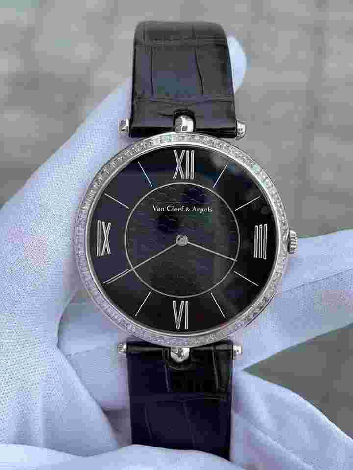 Van Cleef & Arpels Diamond Platinum Watch 42MM.VCARO4HY00